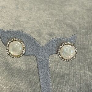Round circular pearlescent cubic zirconia crystal rhinestone trim stud earrings